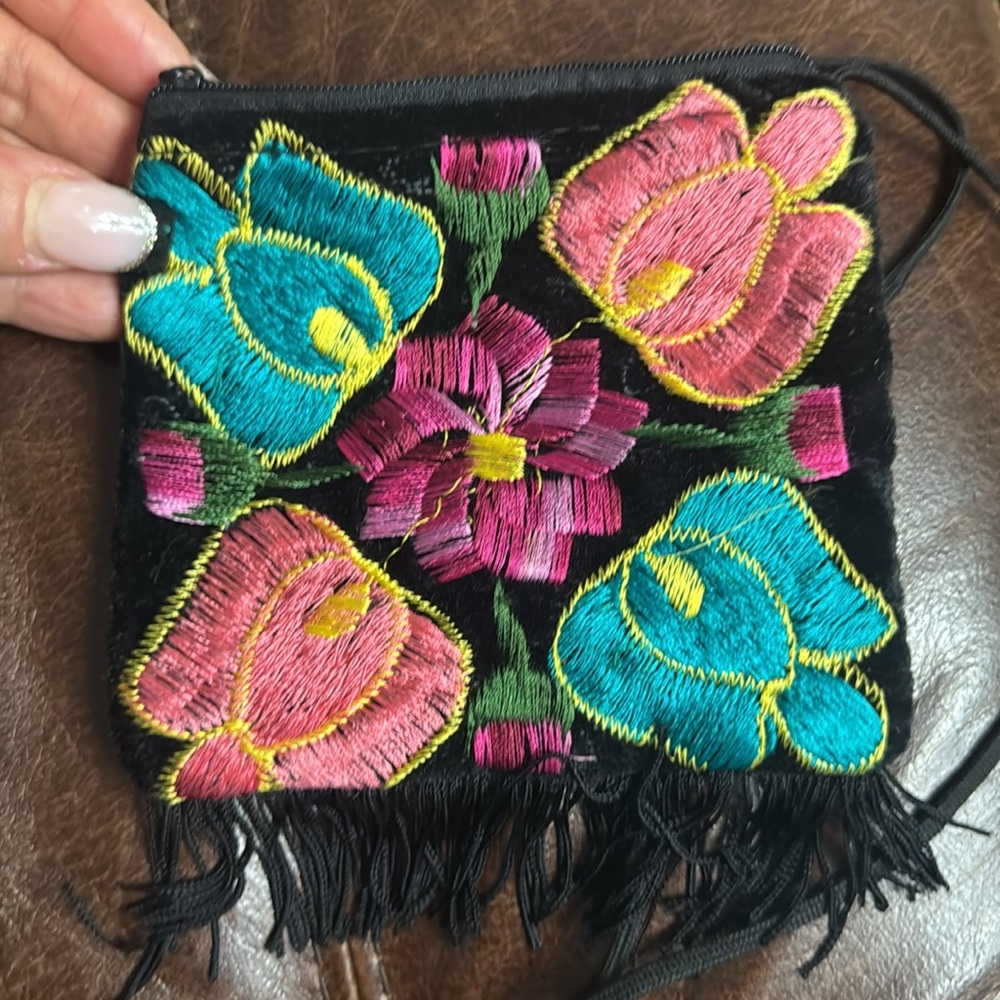 194- NWOT Mexican embroidery and tassel bag - Picture 1 of 3